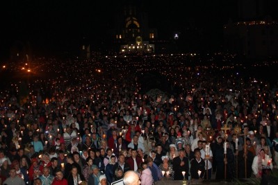 На Тернопільщині тисячі вірян пройшлися зі свічками у руках