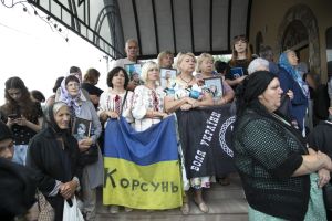 У Лішні на Кременеччині сотні людей молилися за полеглих воїнів та перемогу (фото)