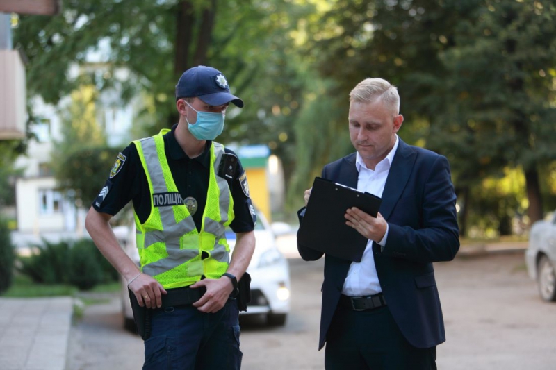 Олексій Станько: &quot;У Тернополі дороги ремонтують лише в тих дворах, де депутати дружні до мера та його бізнес-оточення&quot; (фото, відео)