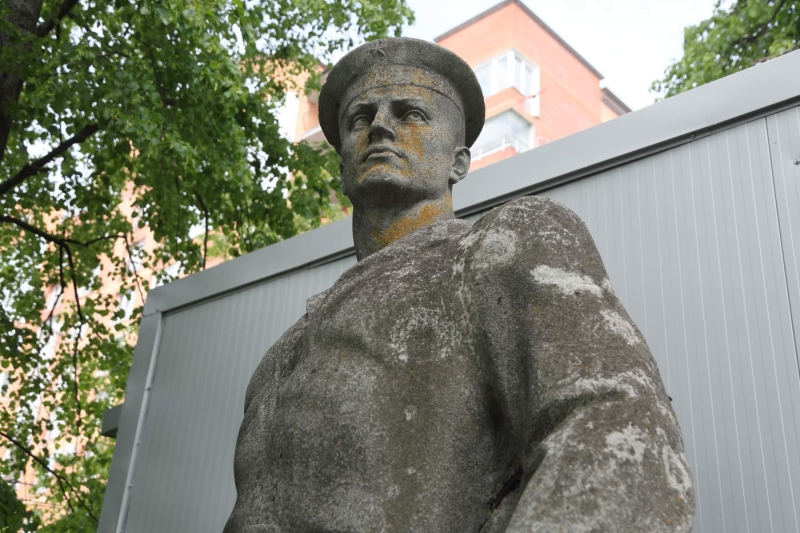 «Скоро він складе компанію Пушкіну», – у Тернополі депутат-свободівець пропонує позбутися пам’ятника радянському матросу