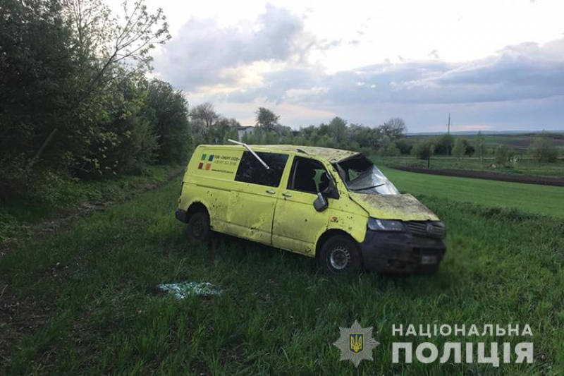 ДТП на Тернопільщині: перекинувся мікроавтобус з п&#039;ятьма пасажирами