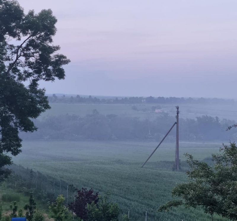 На Тернопільщині люди скаржаться на паліїв трави (фотофакт)