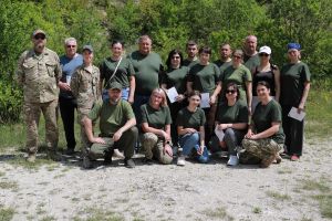 Жителі Лопушненської громади завершили курс національного спротиву та отримали сертифікати (фото)