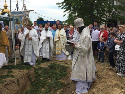 У Тернополі заклали камінь під будівництво нового храму (фото)