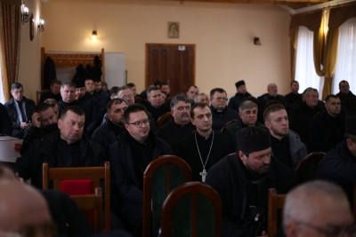 Священники з Тернопілля сіли за парти