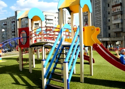У Тернополі від початку року встановили 40 дитячих майданчиків
