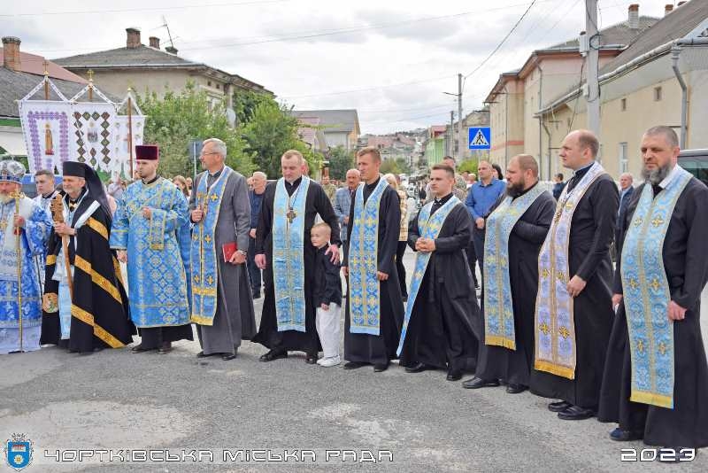 У Чорткові помолилися за загиблих українських захисників та відзначили військових