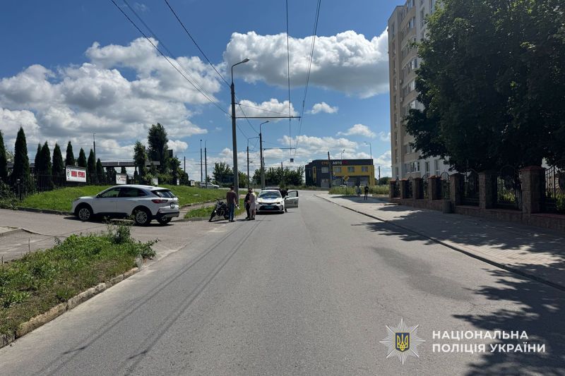 У Тернополі водійка іномарки протаранила мотоцикл