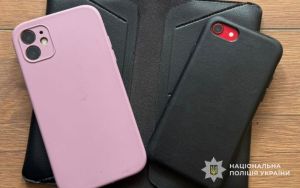 У тернопільському супермаркеті жінка залишила портмоне з телефонами: їх викрала 56-річна містянка