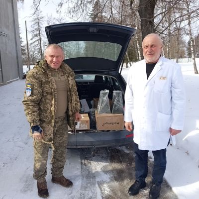 Лікарня на Тернопільщині передала чергову допомогу українським воїнам