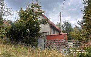На Тернопільщині лікареві та матері померлої дитини повідомили про підозру у неналежному виконанні обов’язків