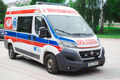 Одна з лікарень Тернополя отримала реанімобіль від благодійників