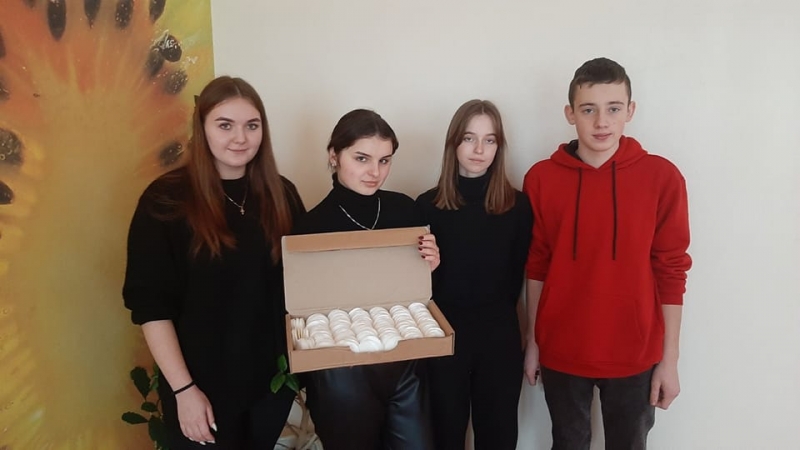 На Шумщині школярі виготовили розпалювачі вогню на передову