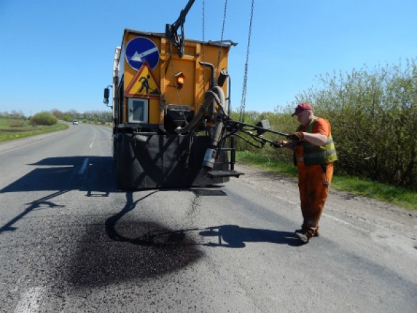 Тернопільщина може дозволити собі лише ямковий ремонт доріг