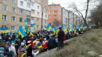 Сотні піднятих прапорів та барвистих костюмів: як хмельничани та тернополяни відзначили День Соборності України (фото)