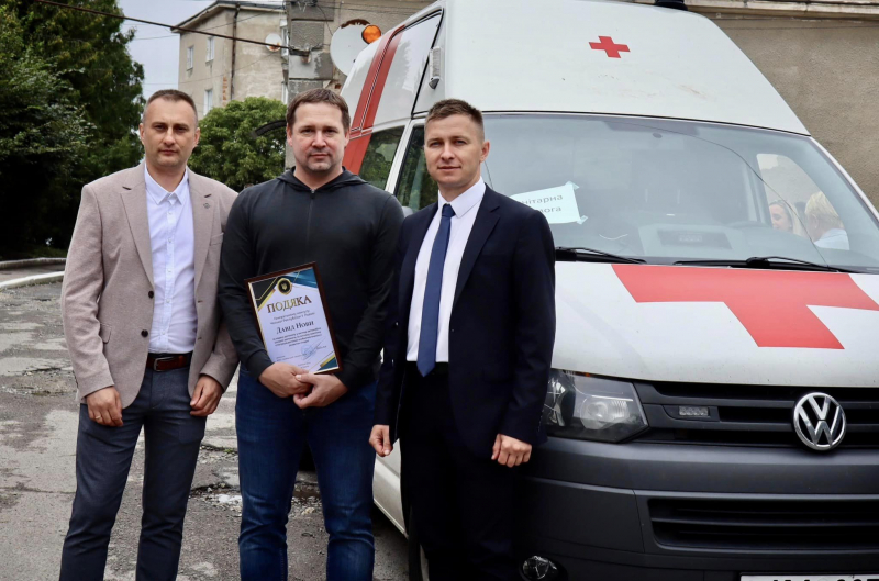 Місто на Тернопільщині отримало карету швидкої допомоги з Чехії