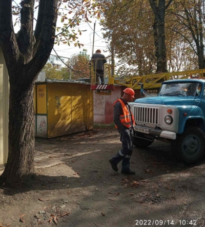 У Тернополі демонтують три тимчасових споруди, які розміщені на проспекті Злуки