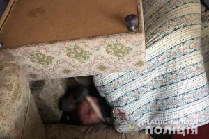 Тіло чоловіка закинув меблями: у Тернополі доглядальник вбив пенсіонера