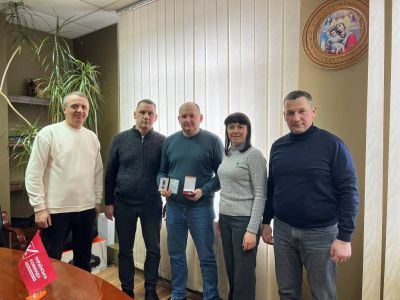 Микола Люшняк зустрівся з хірургом Сергієм Палкою, який рятує життя військових