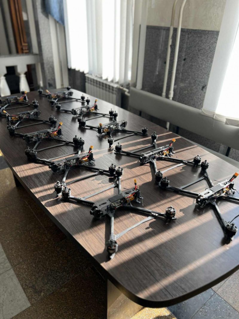 Тернопіль для ЗСУ: бійці 37-ї бригади морської піхоти отримали FPV-дрони True Flex