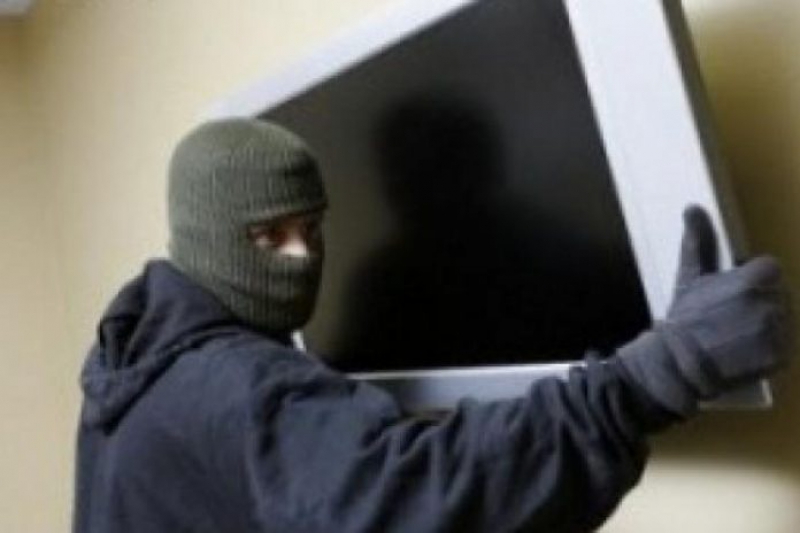Спільне застілля у Тернополі закінчилося крадіжкою