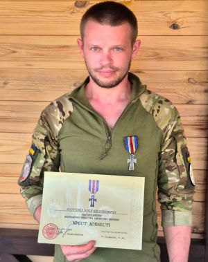 Воїн з Тернопільщини Юрій «Хижак» Дутчак отримав «Хрест доблесті» від Міністерства оборони України