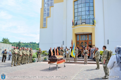 У Чорткові зустріли тіло воїна ЗСУ Михайла Пакуляка (фото)