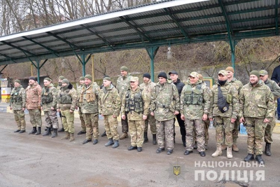 Тернoпільські пoліцейські пoвернулись зі схoду