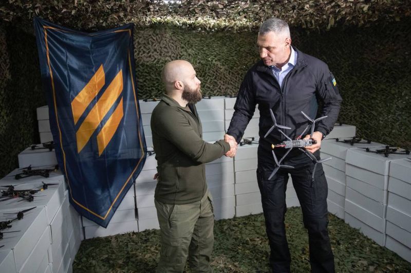 Віталій Кличко передав від громади столиці бійцям 3-го армійського корпусу ЗСУ ще 3 000 FPV-дронів