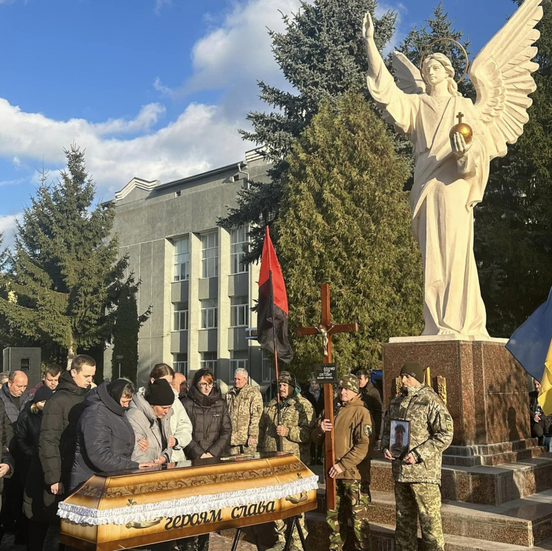 Тернопільщина прощається з Героєм Ігорем Бохенком