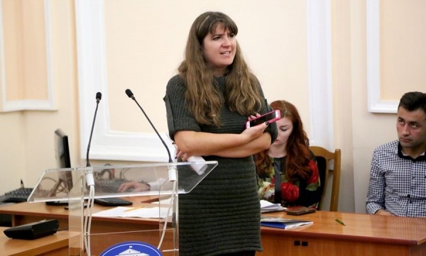 У Тернополі влада “рубає у корені” демократію! – укропівка Юлія Мамчак