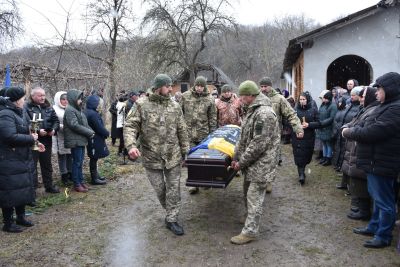 На Тернопільщині попрощалися з загиблим на війні Ігорем Прибулою