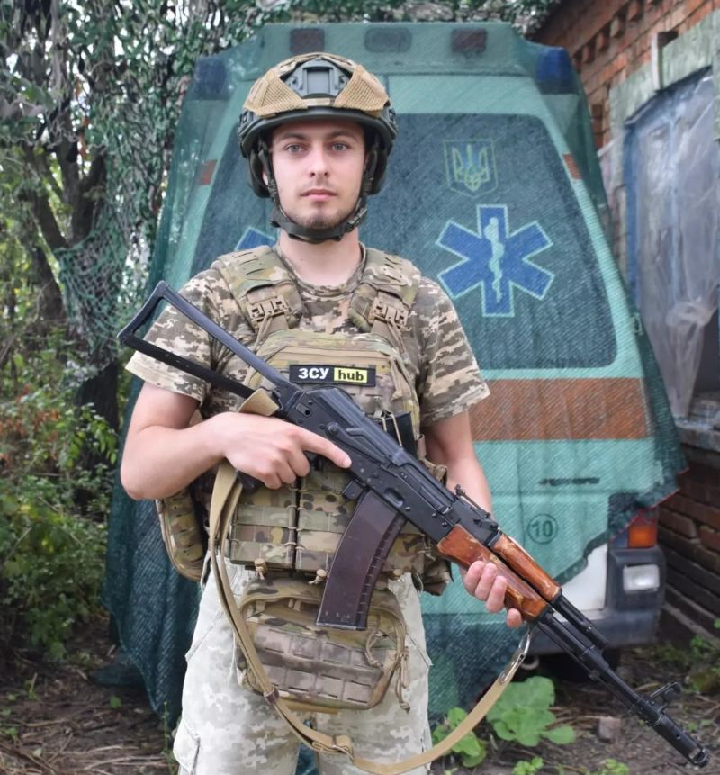 «Життя триває і кожен має знайти своє місце в ньому»: історія військового музиканта «Барда»