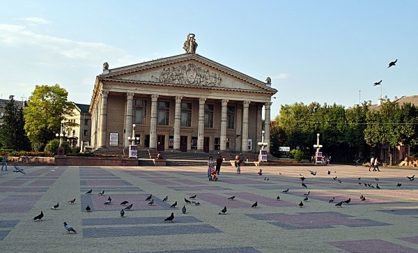 В цю суботу тернополян чекають на Театральному майдані