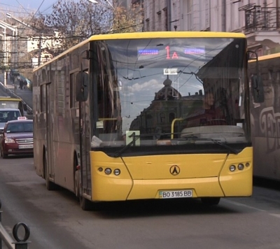 До тернопільських кладовищ у поминальні дні збільшать кількість одиниць громадського транспорту