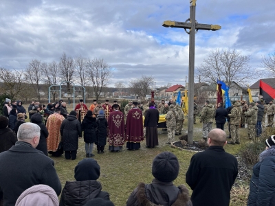 У Гусятинській громаді попрощалися з Героєм Володимиром Болотянським
