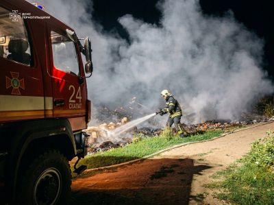 На Тернопільщині за добу ліквідували вісім пожеж: горів комбайн і сухостій