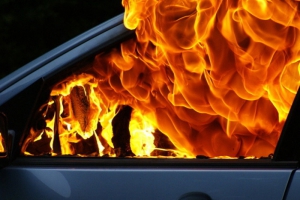 На Тернопіллі вночі підпалили автомобіль через помсту?