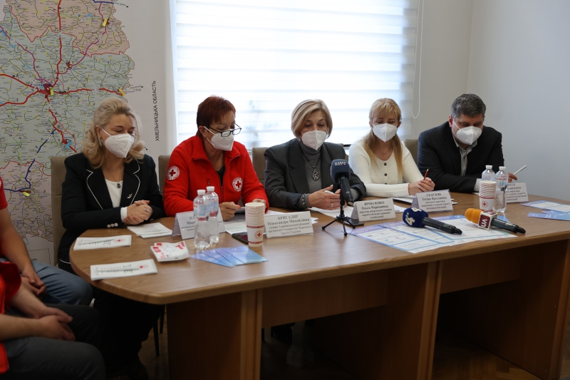 На Тернопільщині від коронавірусу вакцинували майже 370 000 осіб