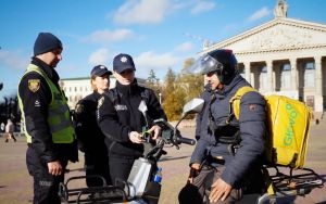У Тернополі перевіряють дотримання ПДР водіями електросамокатів