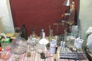 Наркотичне обладнання на суму 100 тисяч гривень: на Тернопільщині викрили амфетамінщиків