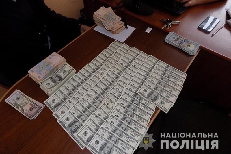 Тридцять тисяч доларів та двісті п&#039;ятдесят тисяч гривень викрав з сейфу колишнього роботодавця мешканець Тернопільщини