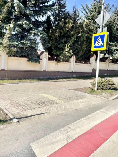 У Тернополі тривають роботи з пониження тротуарів на трьох переходах