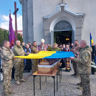 На Тернопільщині в останню дорогу провели полеглого захисника Павла Пантєєва