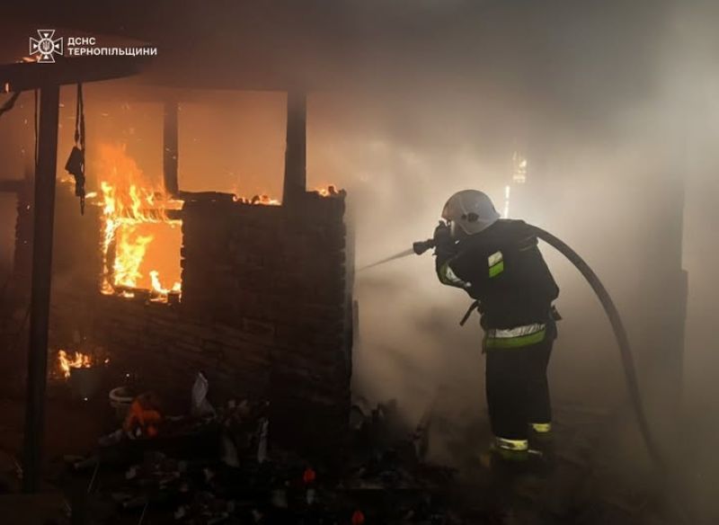 На Тернопільщині згоріла господарська будівля
