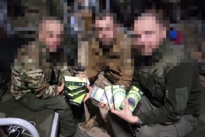 Повербанки та детектори дронів отримали воїни Нацгвардії від «Української команди» Тернопілля